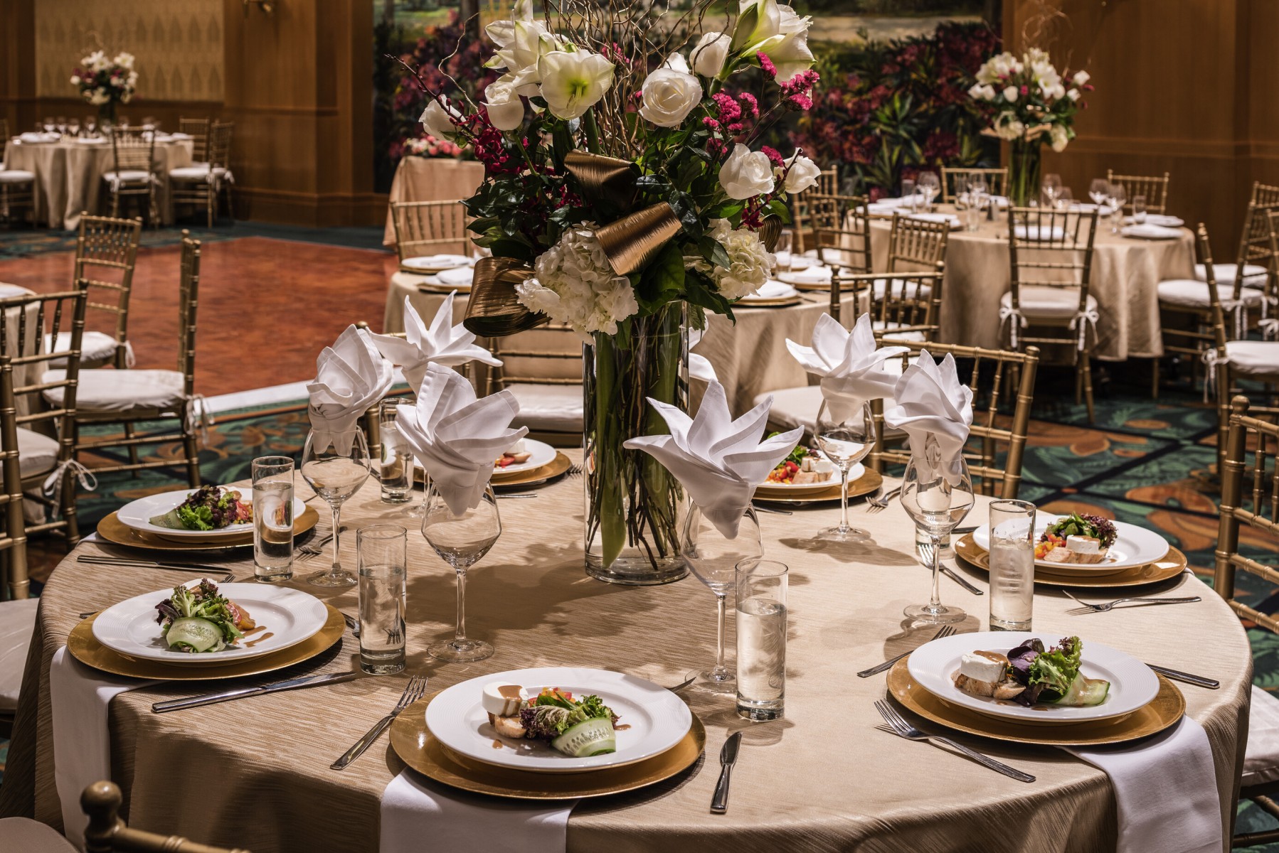 Photo of the hotel Sofitel New York: Ballroom dinner table set