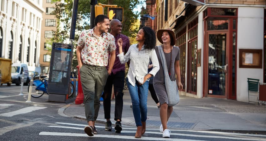 Photo of the hotel Sofitel New York: Group crossing street