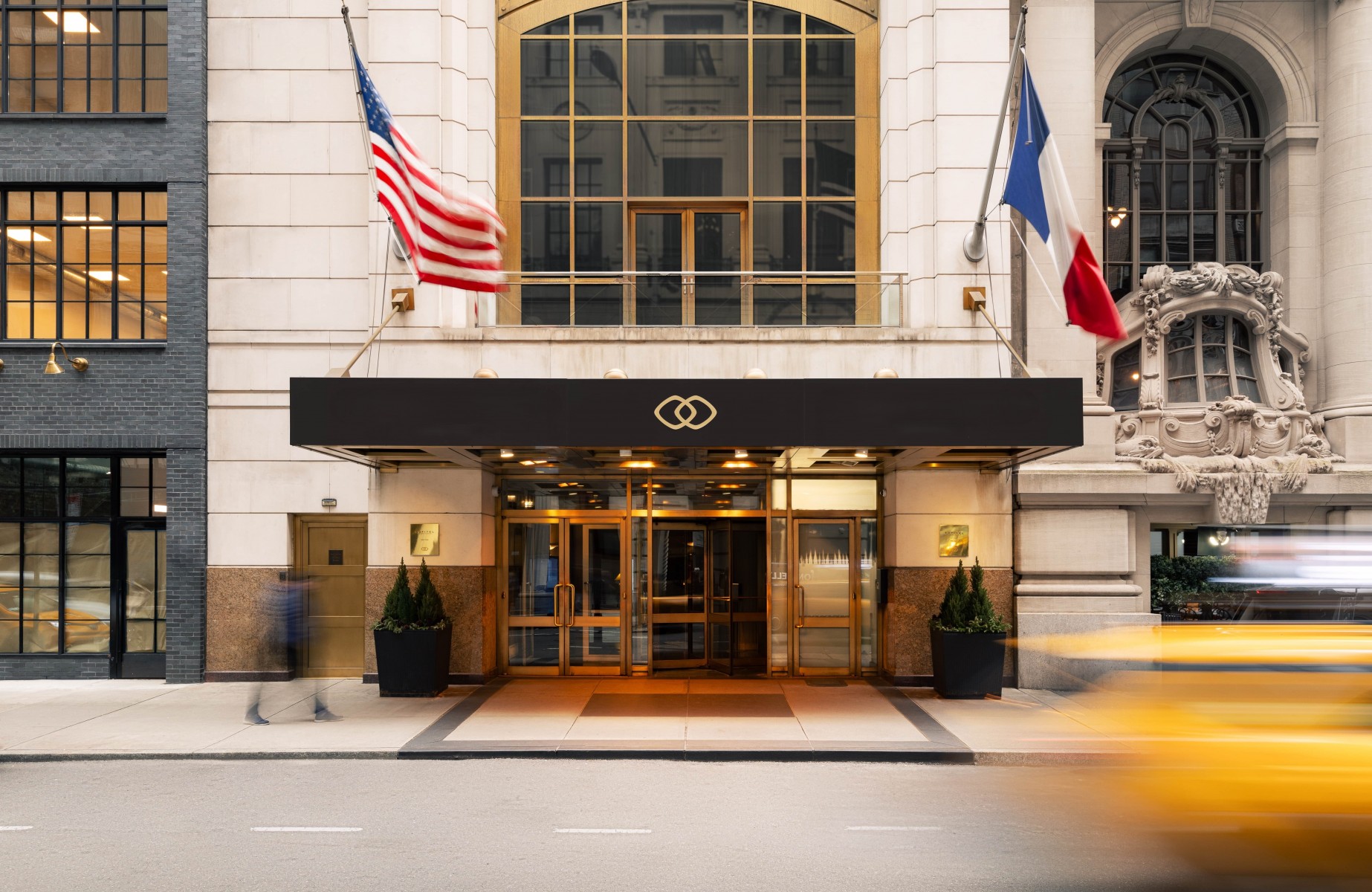 Photo of the hotel Sofitel New York: Building entrance taxi horizontal no logo copy 1